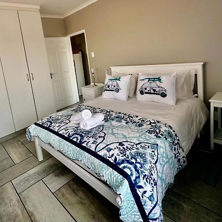 Rudman Townhouses - Family Apartment Boksburg Bagian luar foto