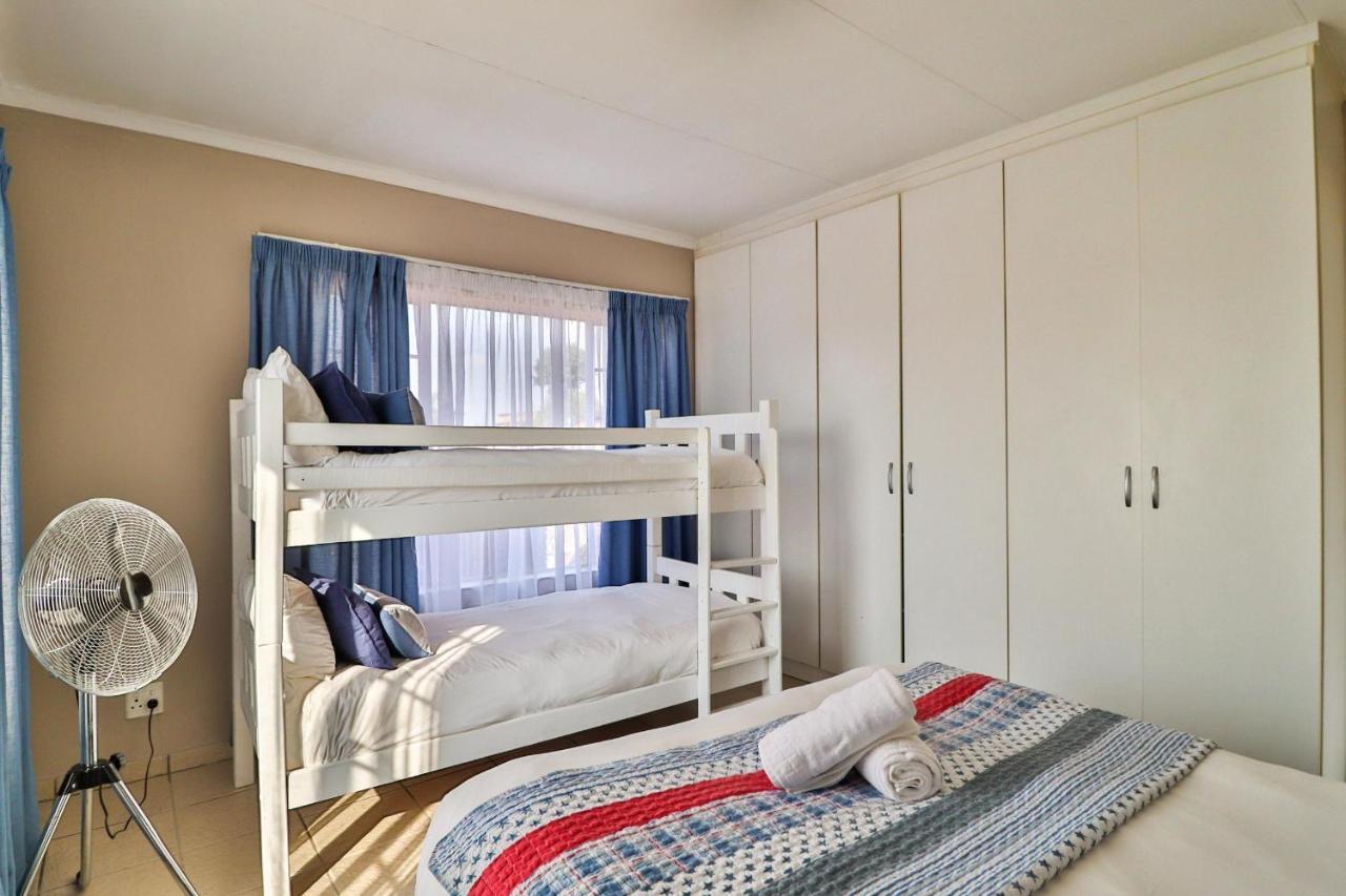 Rudman Townhouses - Family Apartment Boksburg Bagian luar foto