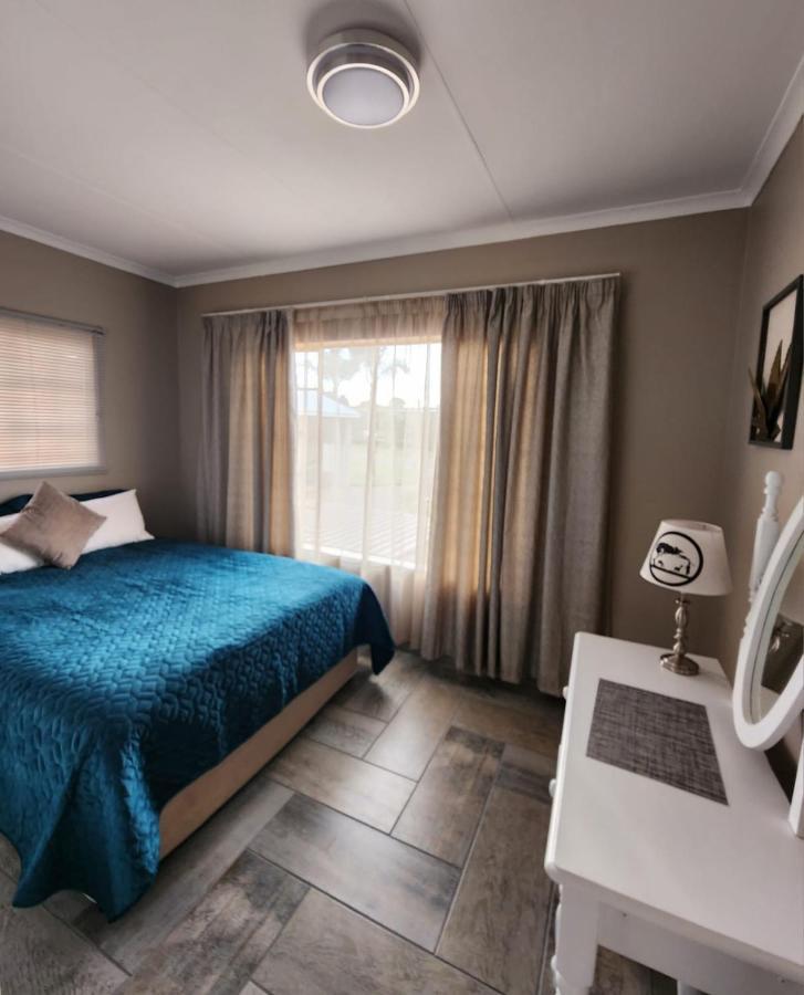 Rudman Townhouses - Family Apartment Boksburg Bagian luar foto